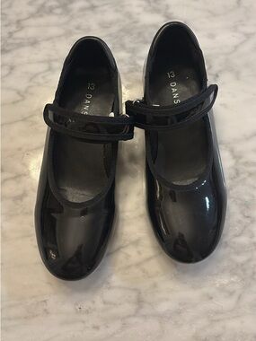Danskin Girls' Black Patent tap Mary Jane dance tap Shoes
